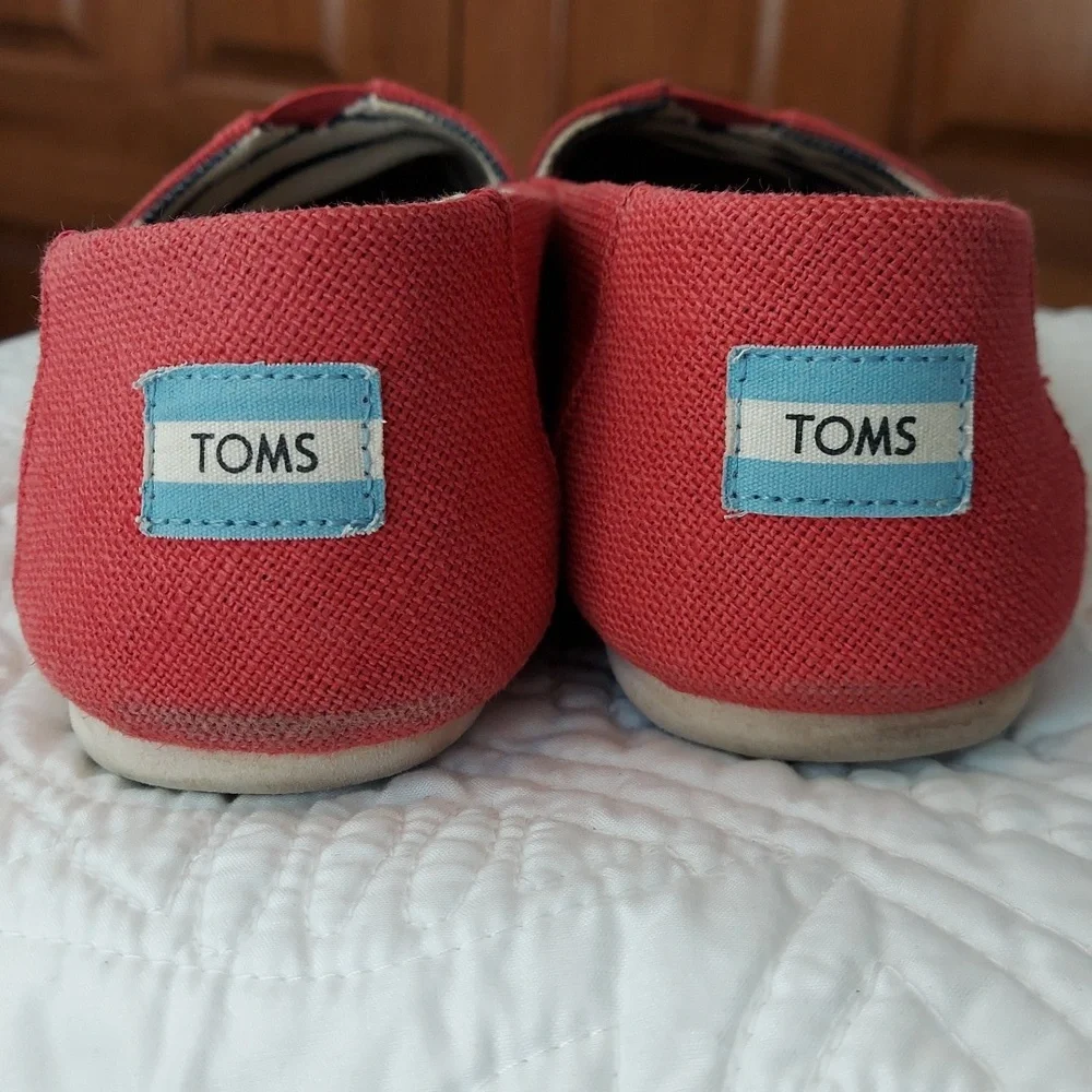 Toms Women's Canvas Slip-On Flats in Red, Size 8Wide